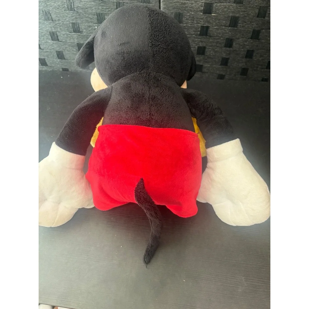 Disney Store Exclusive Mickey Mouse  Classic Red Shorts  Excellent Condition2012